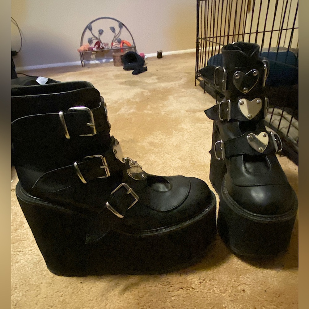 Demonia size 9 SWING-105